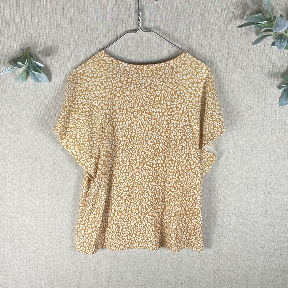 Andree By Unit > Short Sleeve Yellow Cheetah Top … - image 6